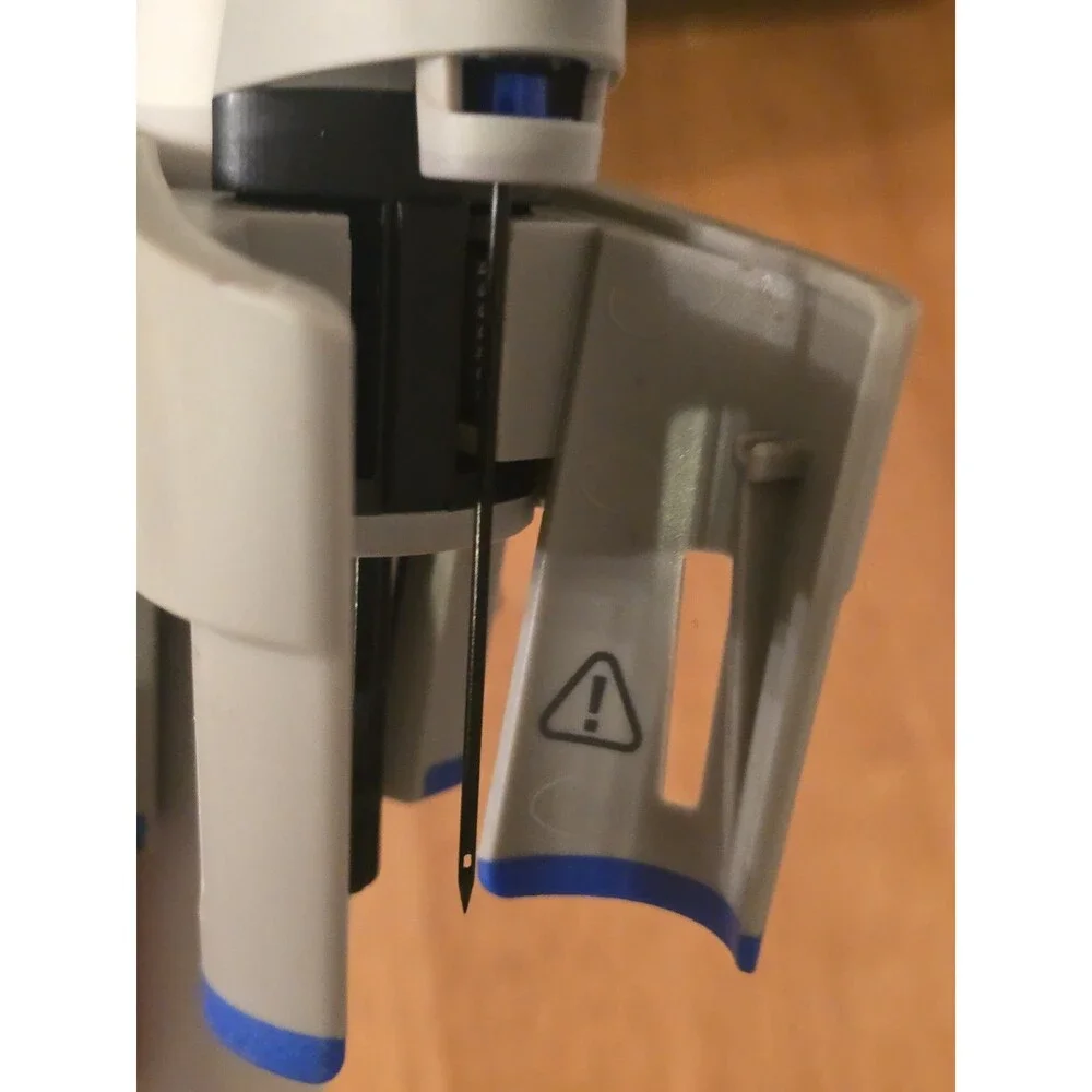 Coravin Model One Wine Preservation System White Blue + 2 Sealed Argon Capsules